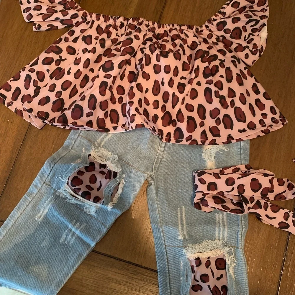 Children’s 3pc leopard print summer/spring set! 2t, 5t, & 6 jeans, top, headband